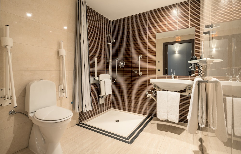 Hotel ILUNION Almirante 18