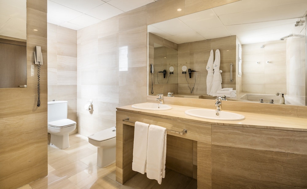 Hotel ILUNION Almirante 19