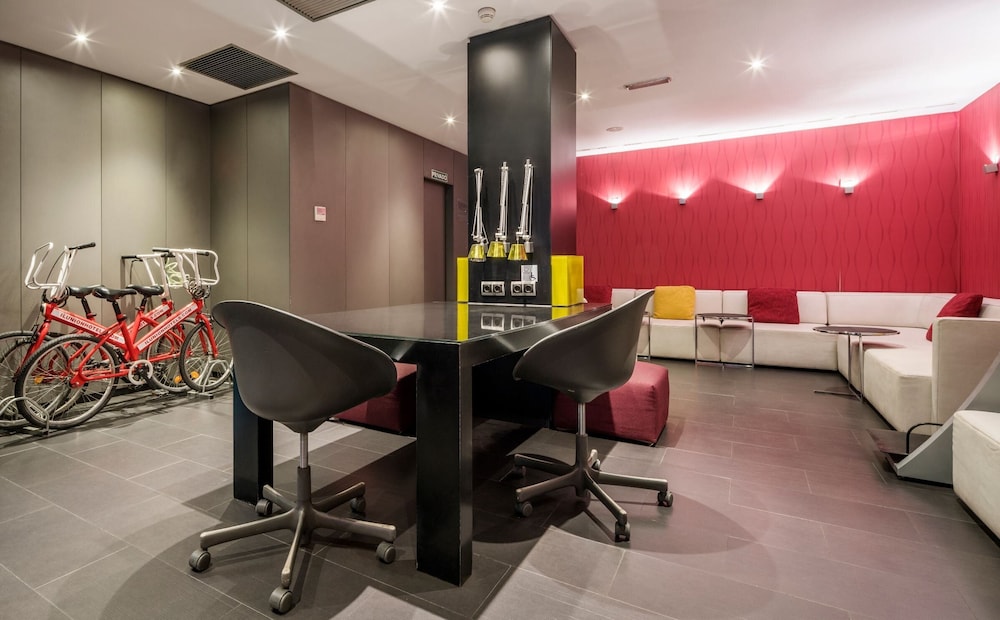 Hotel ILUNION Almirante 9