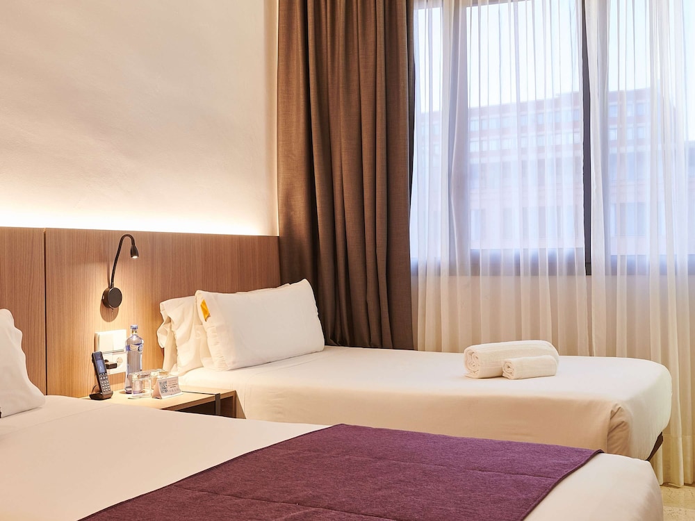 Mercure Barcelona Condor 11