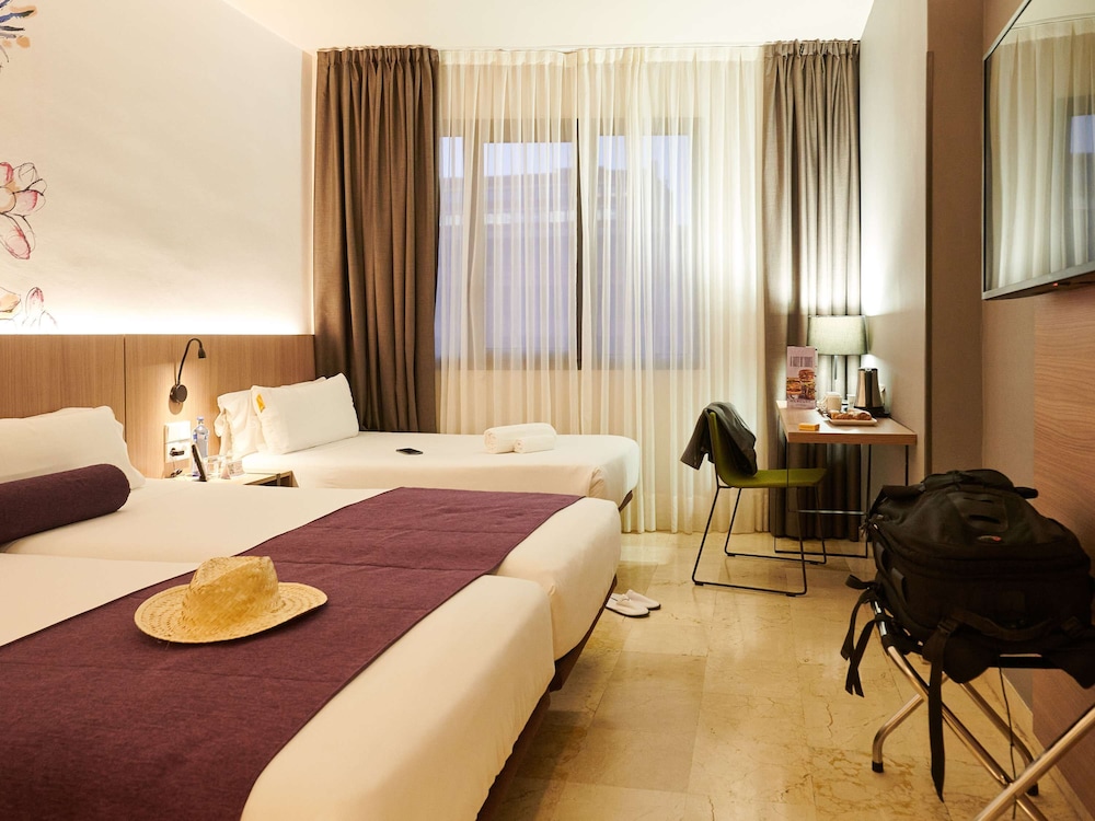 Mercure Barcelona Condor 7