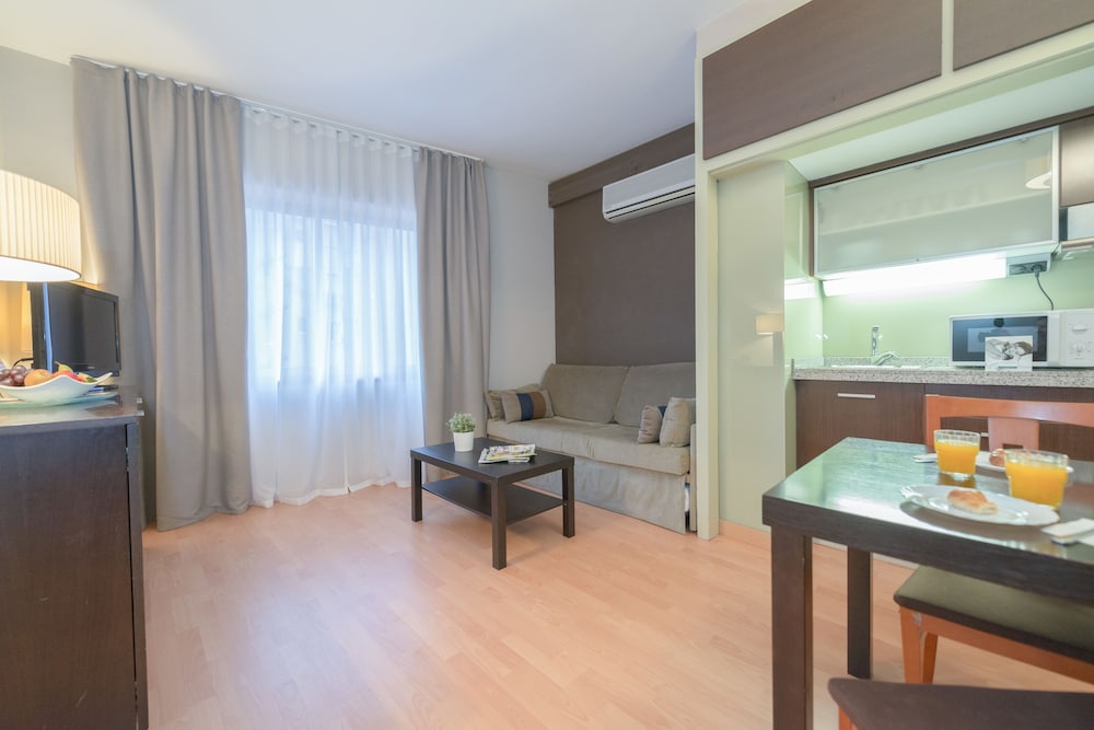 Senator Barcelona Apartments 7