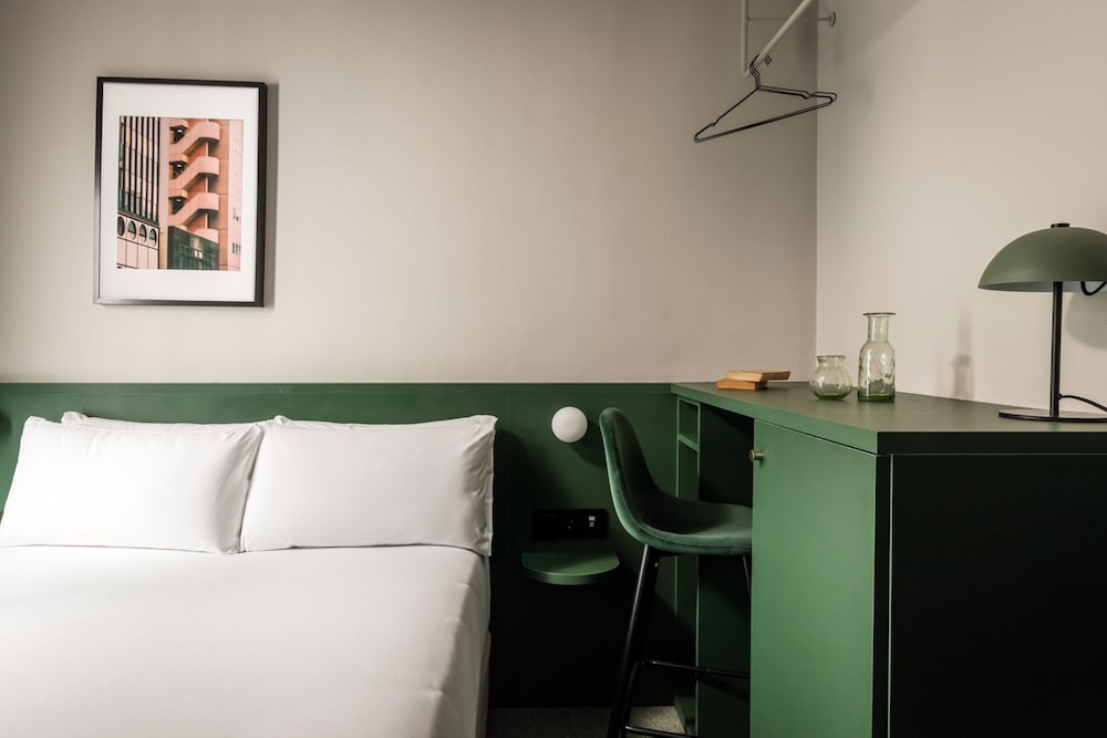 Mothern by Pillow 6