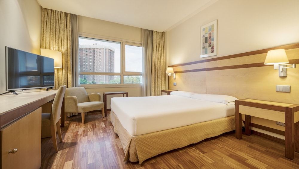 Hotel ILUNION Pío XII 24