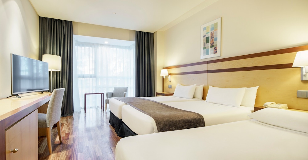 Hotel ILUNION Pío XII 15