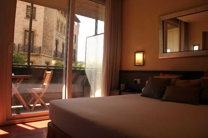 ME Barcelona 5