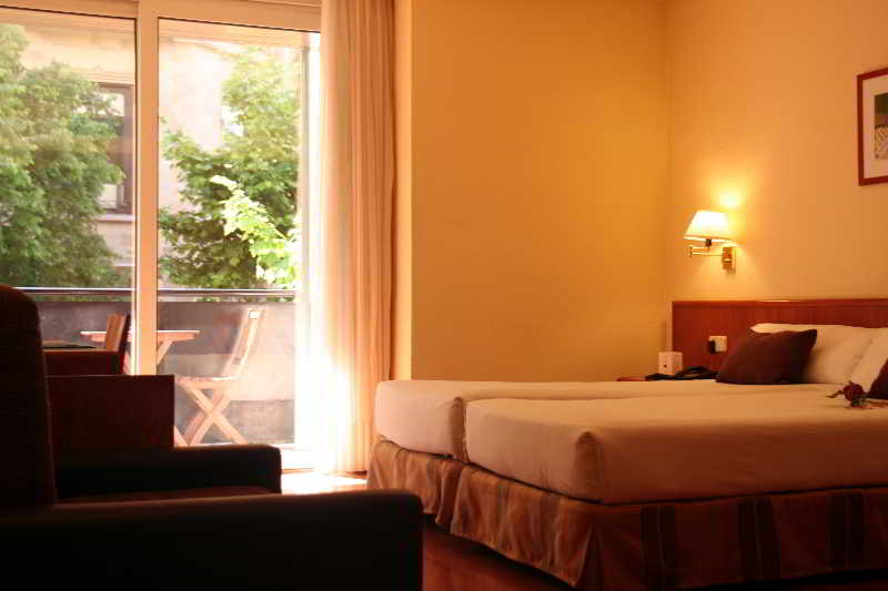 ME Barcelona 14
