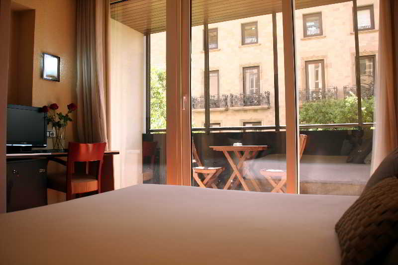 ME Barcelona 7