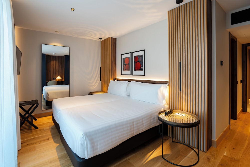 Hotel Zenit Borrell 7