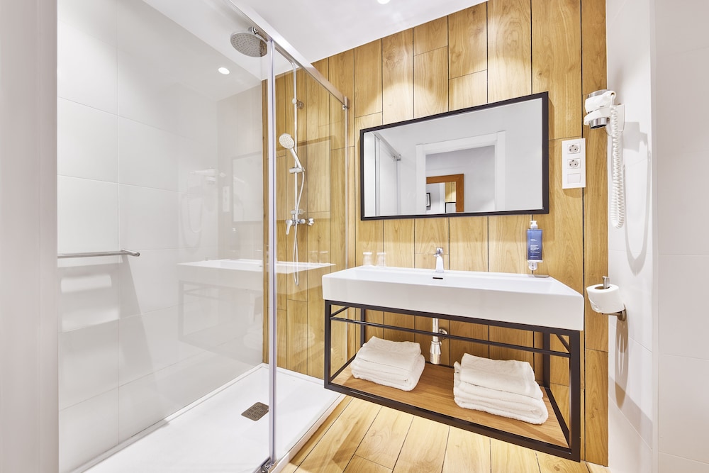 Barcelona Century Hotel 22