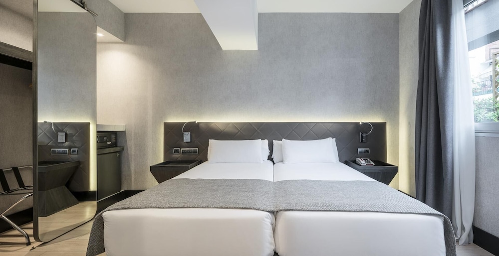 Hotel ILUNION Bel Art 20