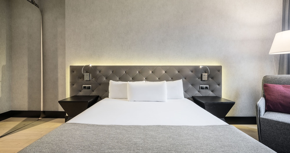 Hotel ILUNION Bel Art 10