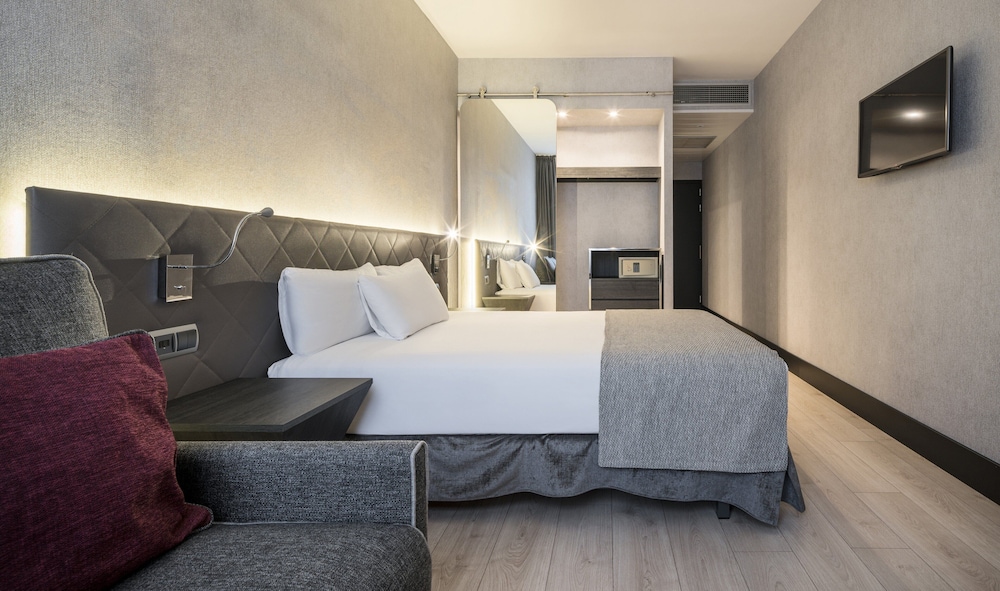 Hotel ILUNION Bel Art 16