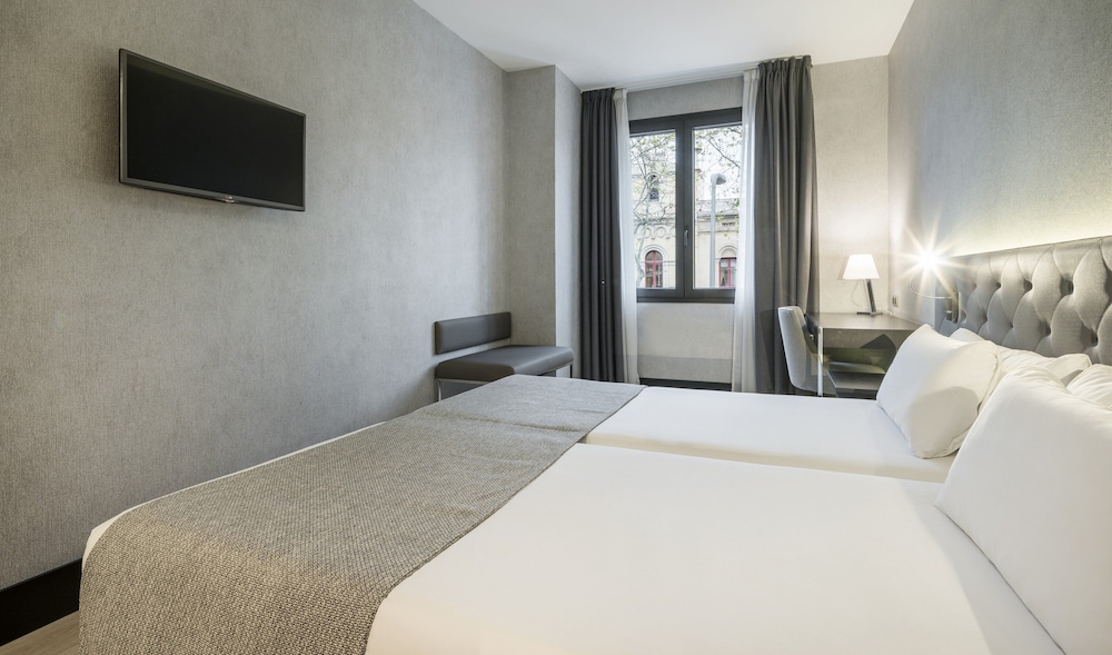 Hotel ILUNION Bel Art 17