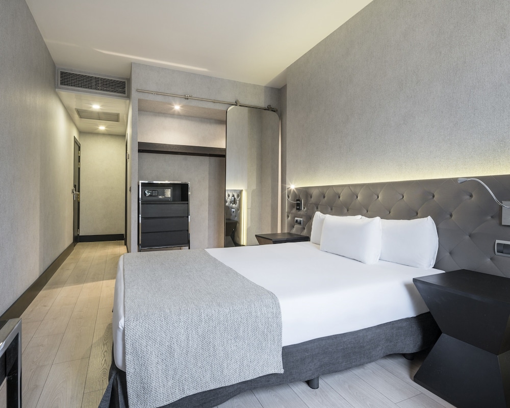 Hotel ILUNION Bel Art 6