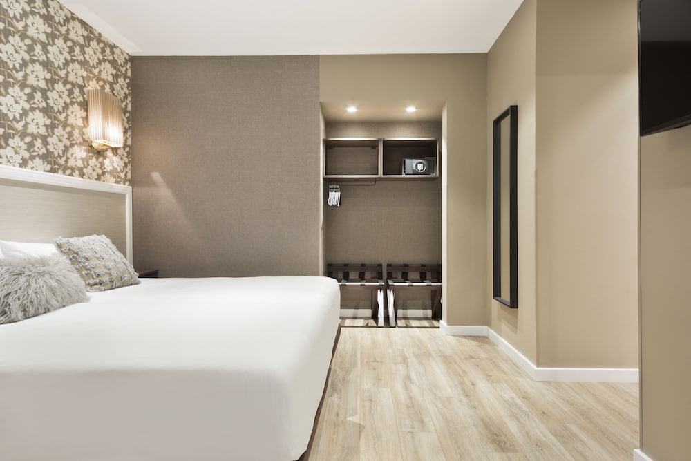Hotel Acta Splendid 18