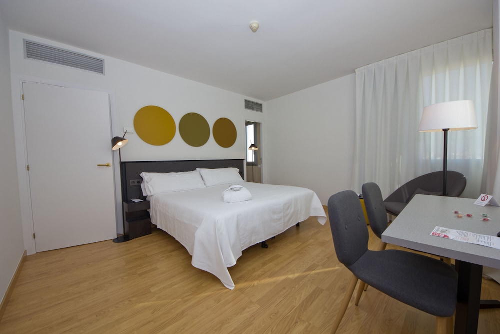 Aparthotel Atenea Vallès 7