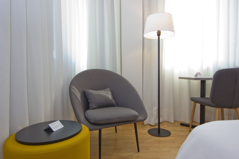 Aparthotel Atenea Vallès 8
