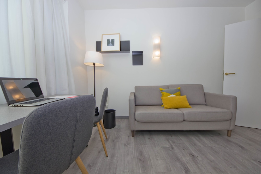 Aparthotel Atenea Vallès 6