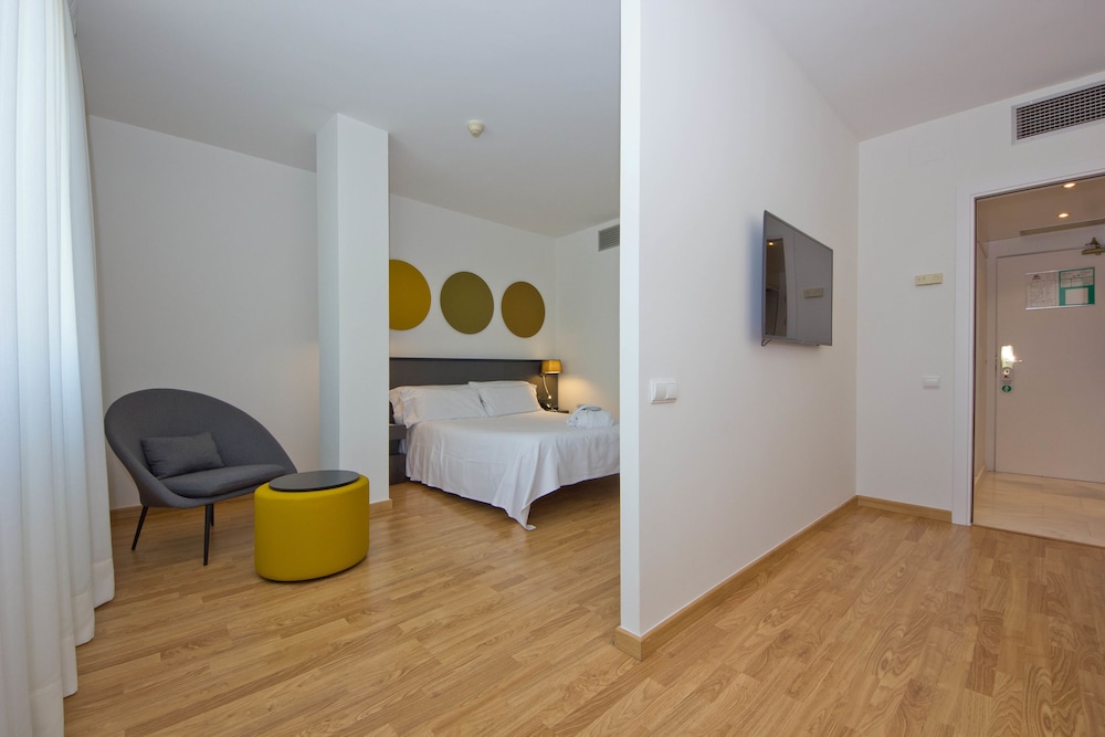 Aparthotel Atenea Vallès 13