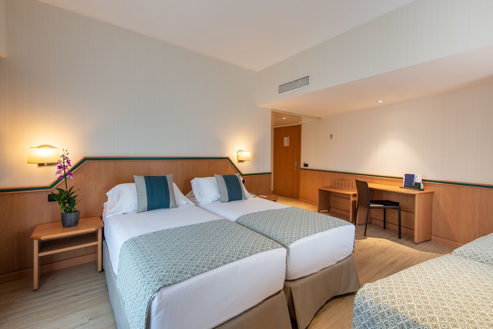 Hotel Praga 12