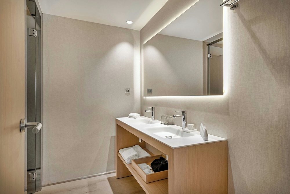 AC Hotel Victoria Suites 22