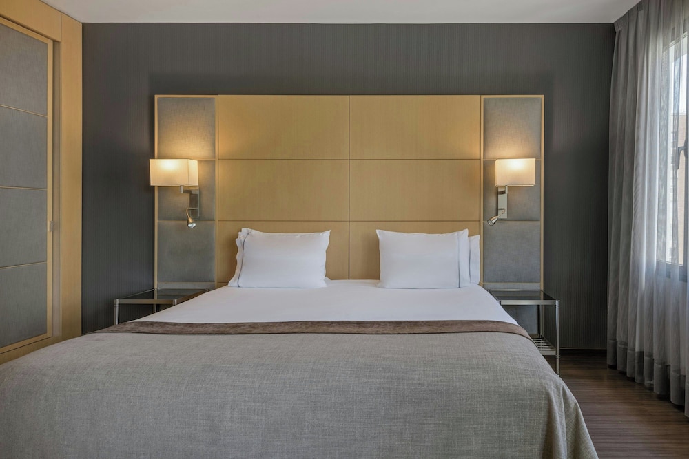 AC Hotel Victoria Suites 18