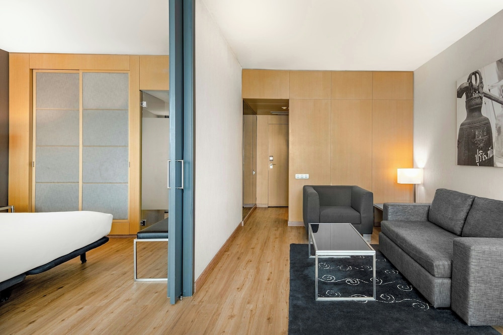 AC Hotel Victoria Suites 12