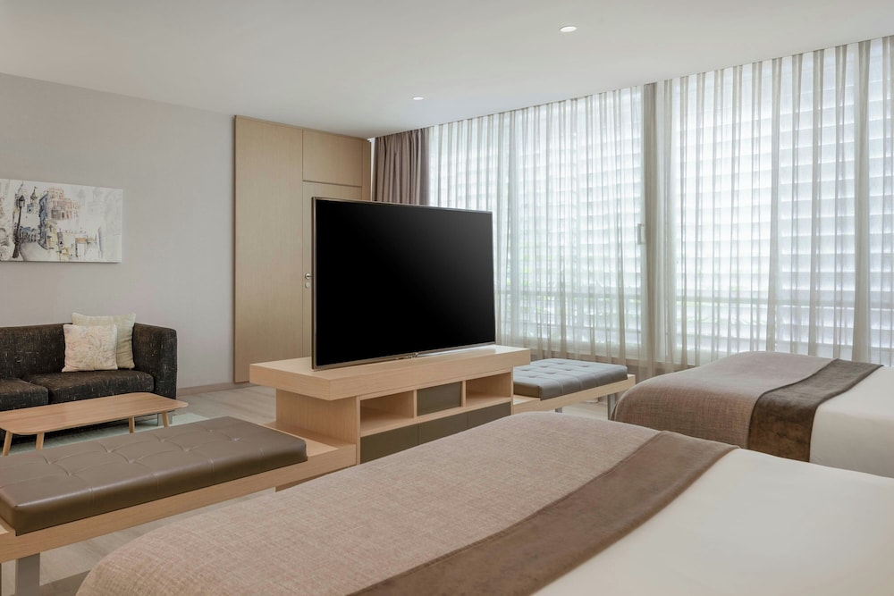 AC Hotel Victoria Suites 13