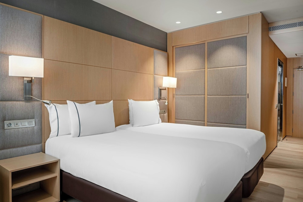 AC Hotel Victoria Suites 10