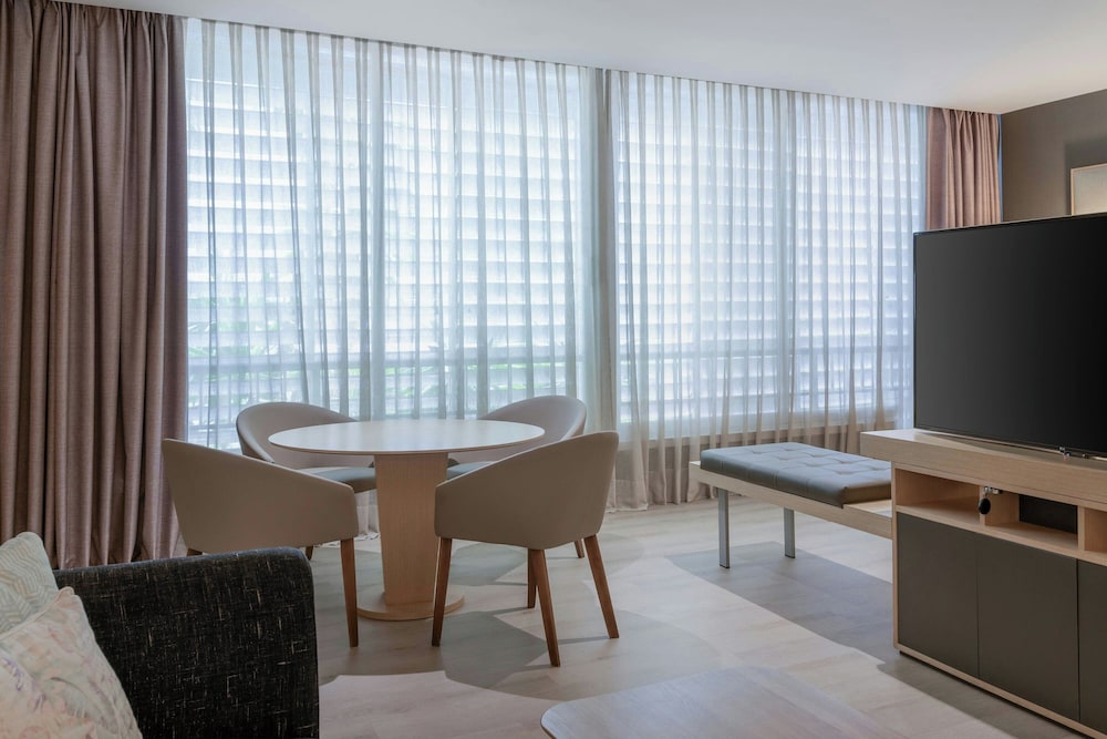 AC Hotel Victoria Suites 4