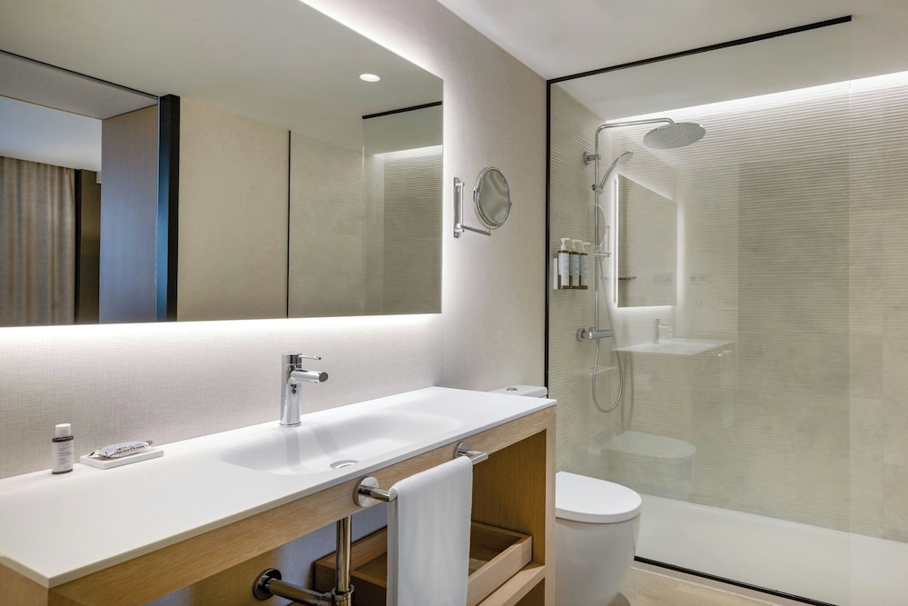AC Hotel Victoria Suites 23