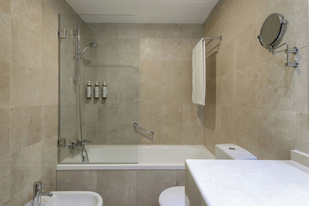 AC Hotel Victoria Suites 24