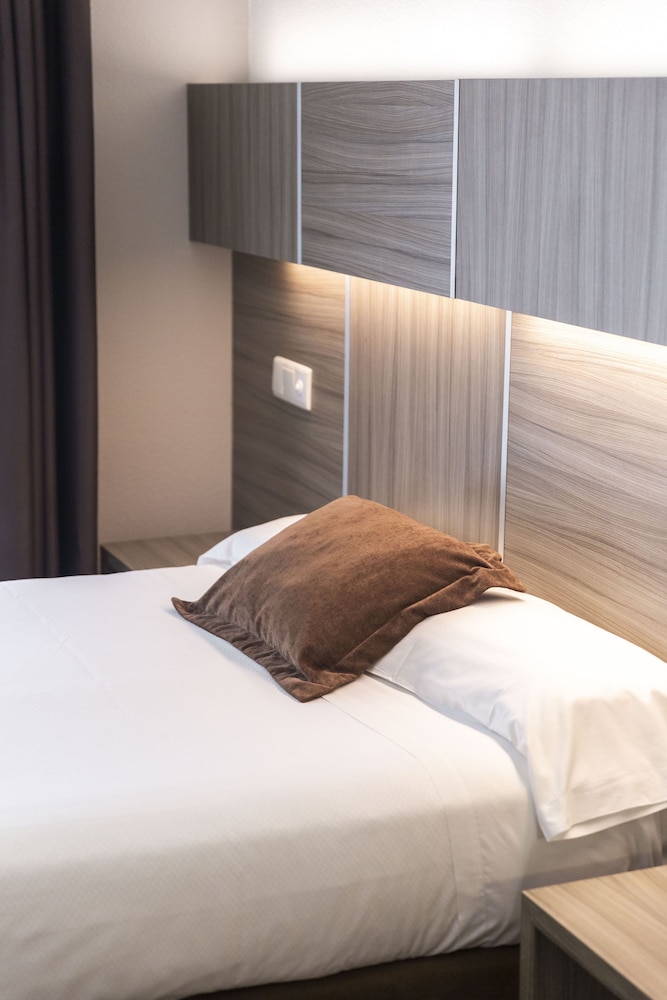 Hotel Serrano 15