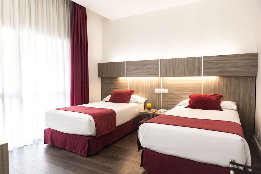 Hotel Serrano 11