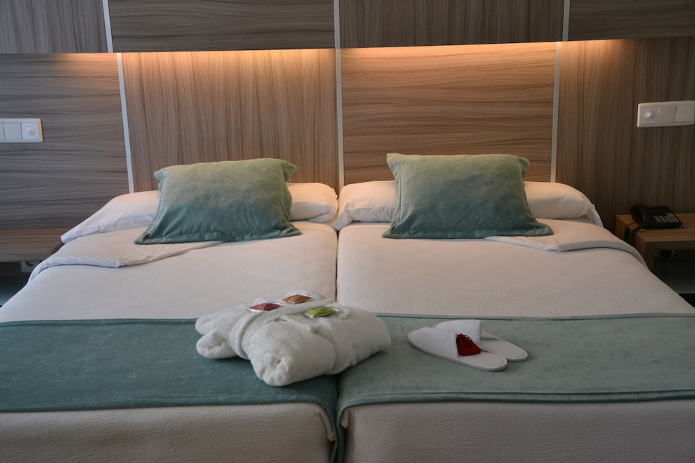 Hotel Serrano 14