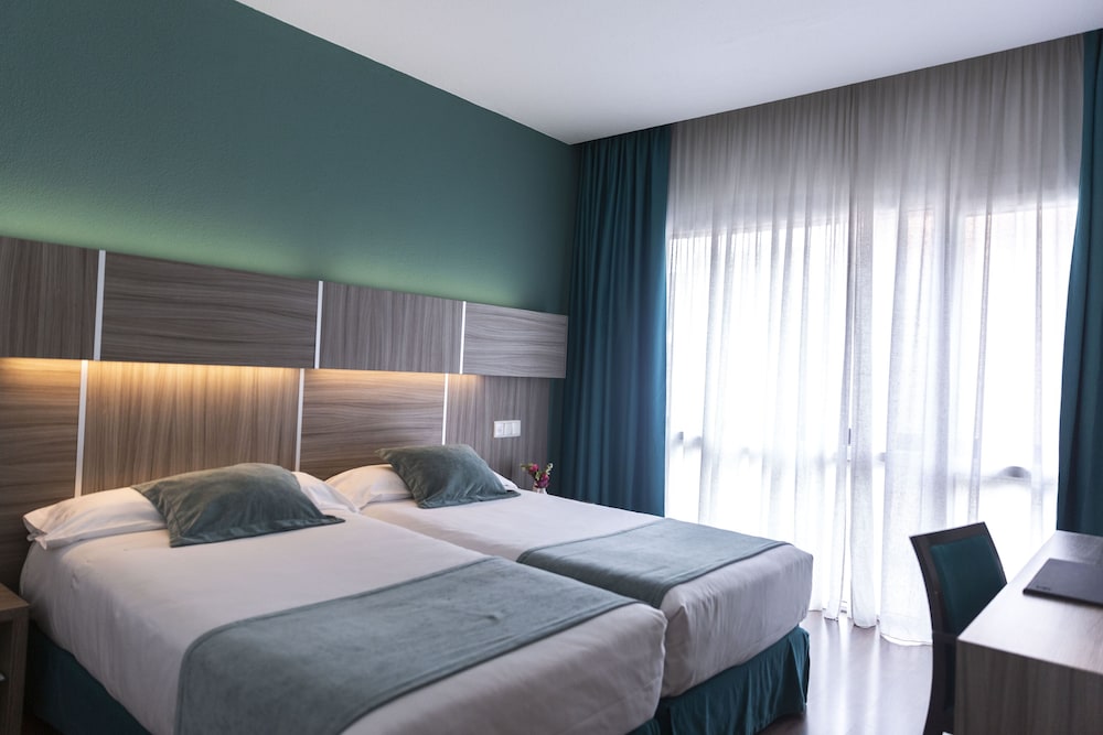 Hotel Serrano 7