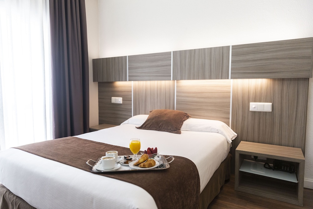 Hotel Serrano 13