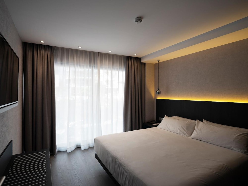HG City Suites Barcelona 12