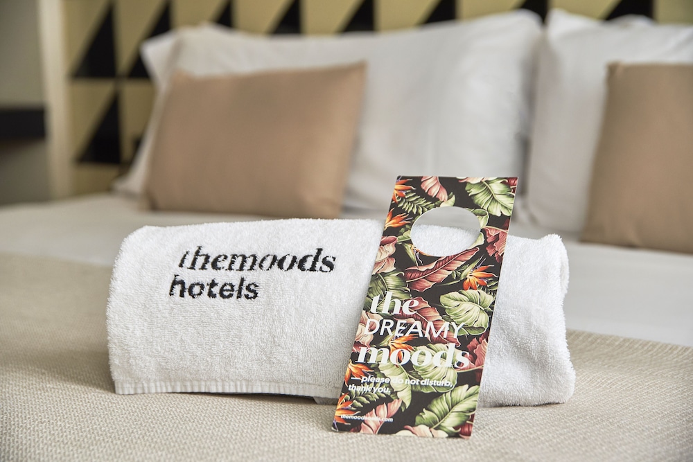 The Moods Oasis 15