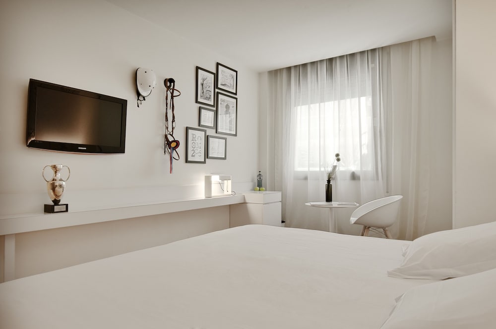 Pol & Grace Hotel 1
