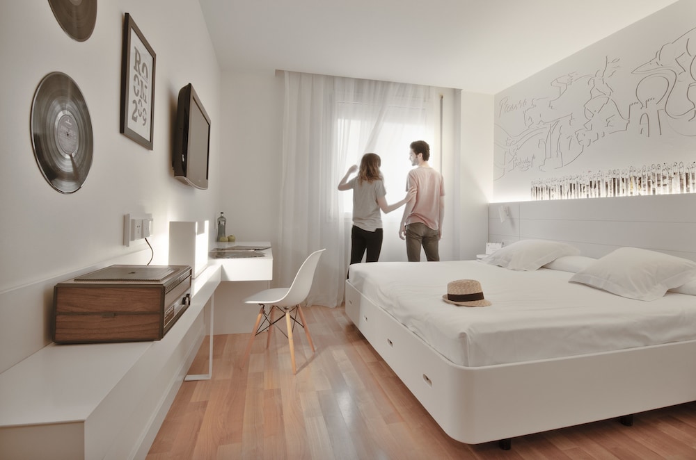 Pol & Grace Hotel 10