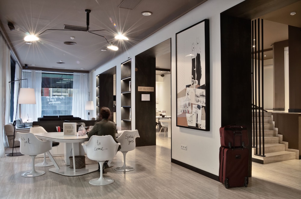 Pol & Grace Hotel 3