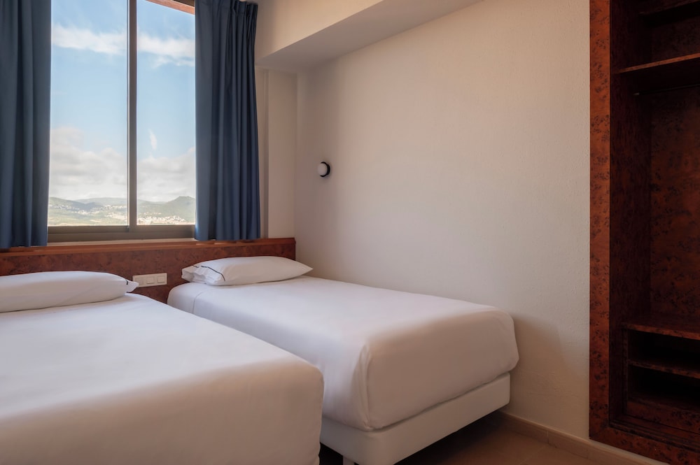 Apartamentos Hesperia Barcelona Sant Joan 13