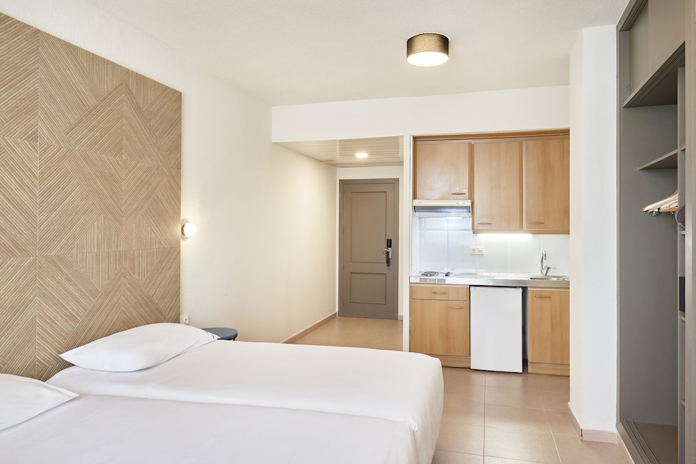 Apartamentos Hesperia Barcelona Sant Joan 21