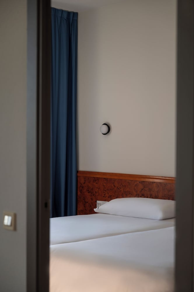 Apartamentos Hesperia Barcelona Sant Joan 16