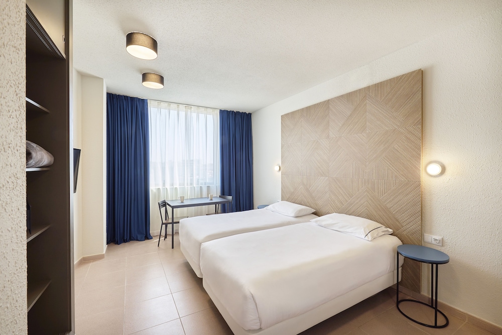 Apartamentos Hesperia Barcelona Sant Joan 23