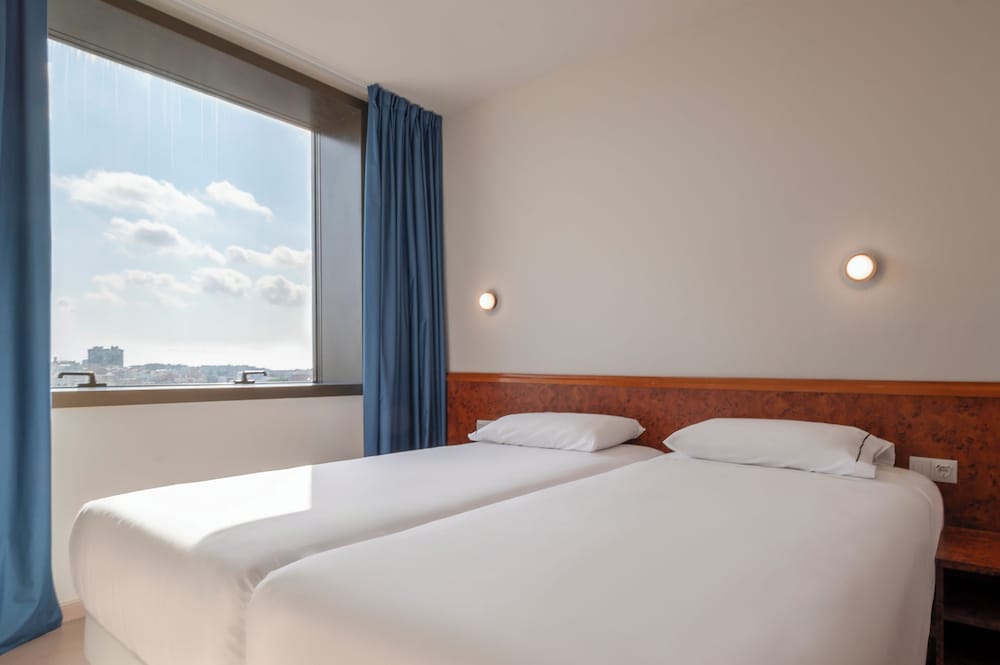 Apartamentos Hesperia Barcelona Sant Joan 15