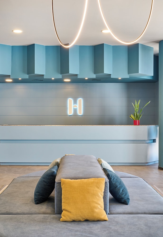 Apartamentos Hesperia Barcelona Sant Joan 4