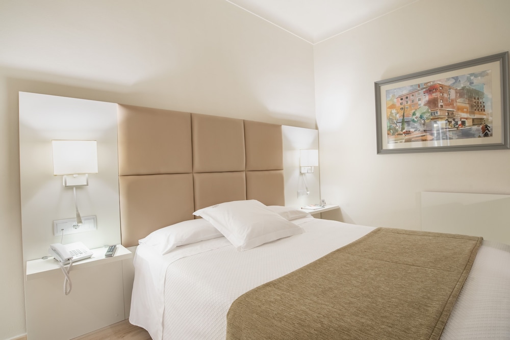 Hotel Pirineos Figueres by Pierre & Vacances 6